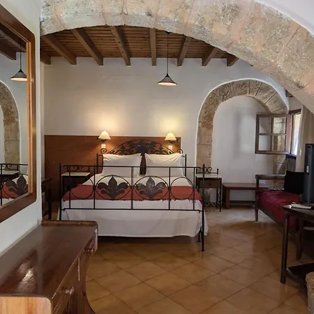 Antifanous דירה *