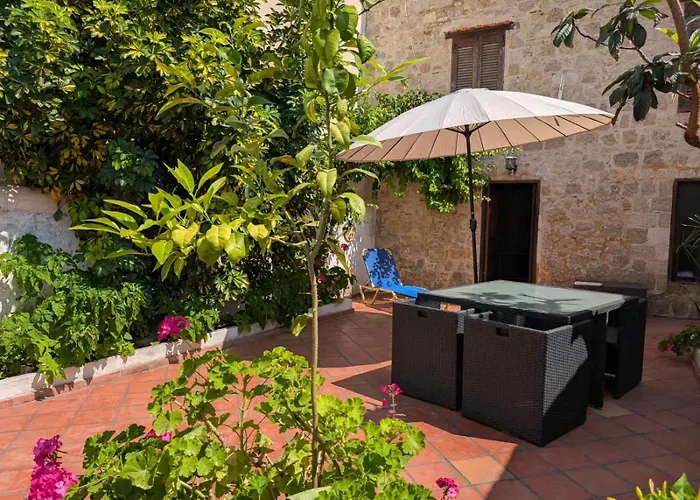 アパート Antifanous