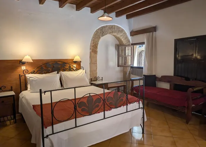 Antifanous アパート