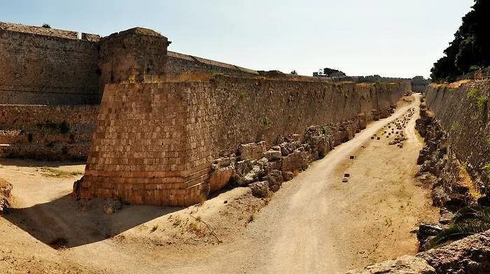 アパート Antifanous