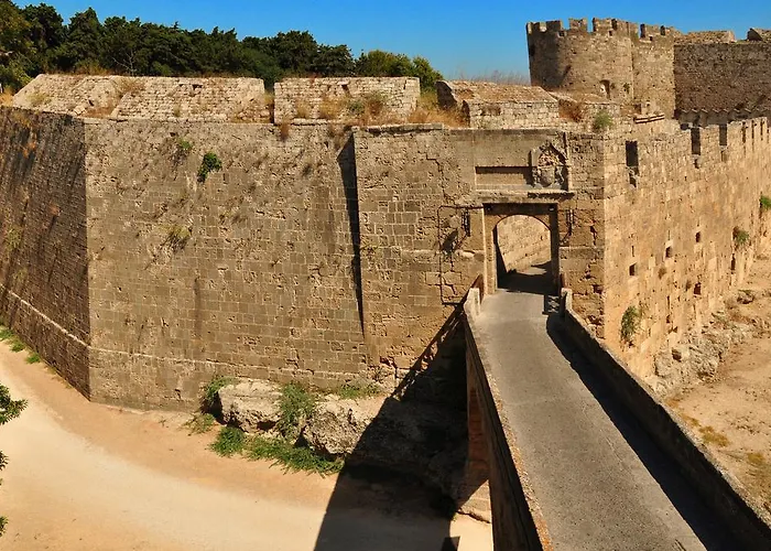 アパート Antifanous